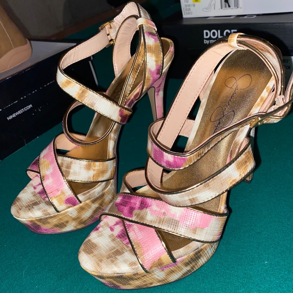 Flattering heels. Size 8. Great Condition. $25